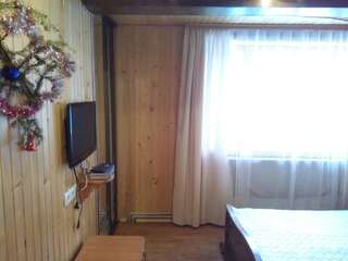 Проживание в семье Homestay Opryshky Татаров Двухместный номер с 1 кроватью и общей ванной комнатой-3